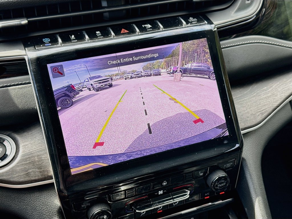 Used 2023 Jeep Grand Cherokee 4WD 4xe image 15