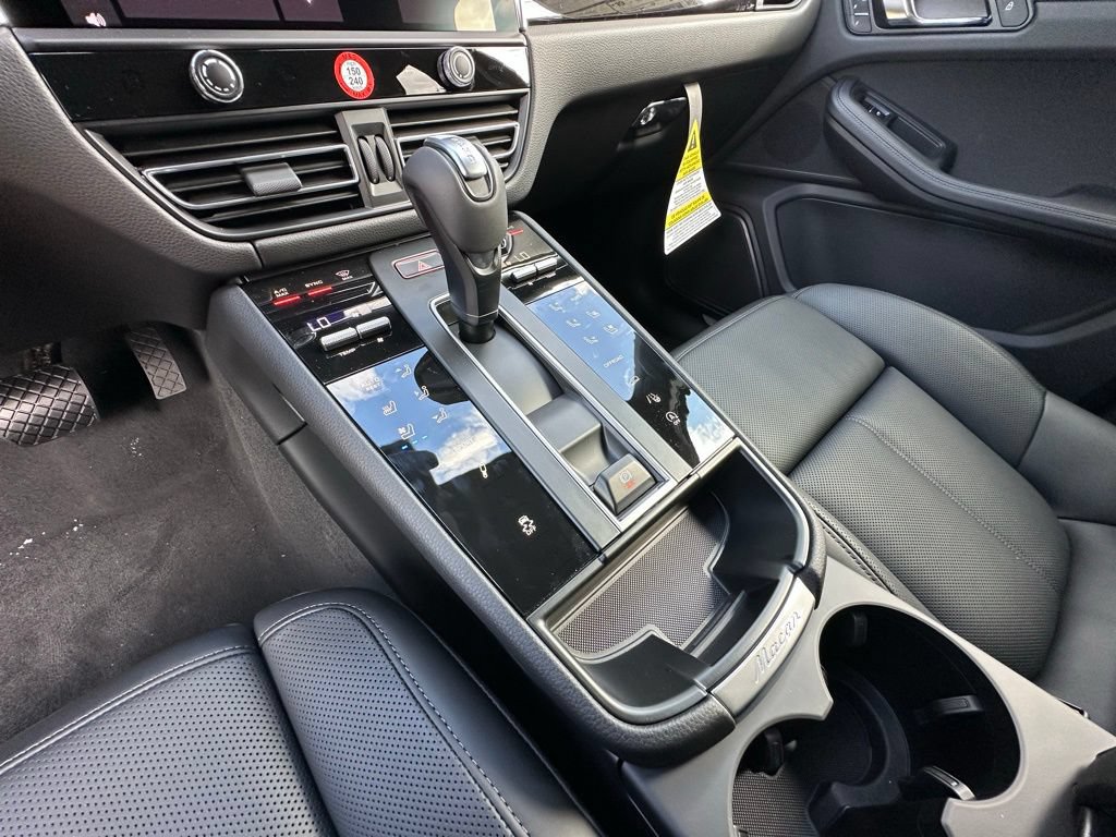 Used 2026 Porsche Macan S AWD/4WD image 31
