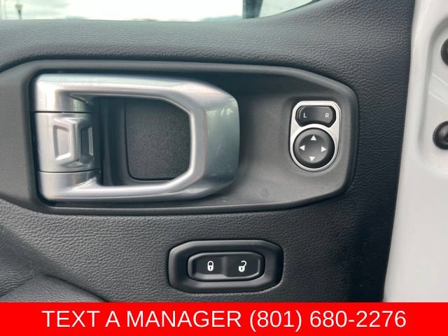 Used 2023 Jeep Gladiator Overland AWD/4WD image 16