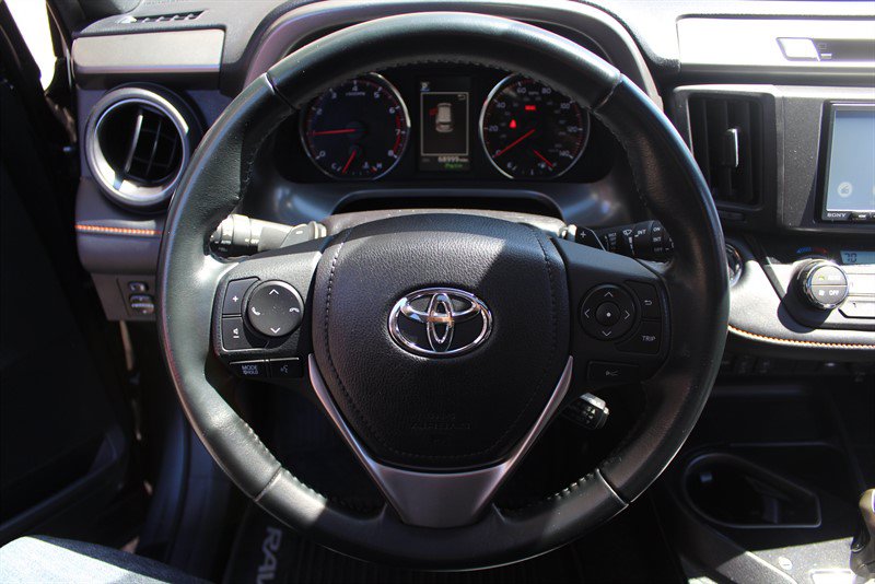 Used 2016 Toyota RAV4 SE w/ Advanced Technology Package AWD/4WD image 16