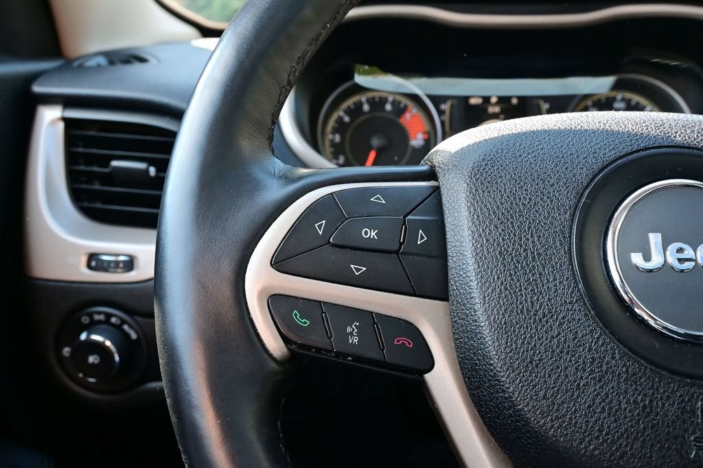Used 2016 Jeep Cherokee 75th Anniversary AWD/4WD image 37