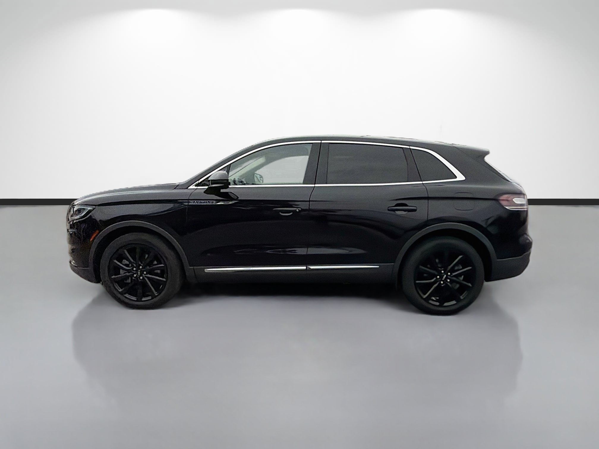 Used 2021 Lincoln Nautilus Reserve w/ Monochromatic Package AWD/4WD image 6