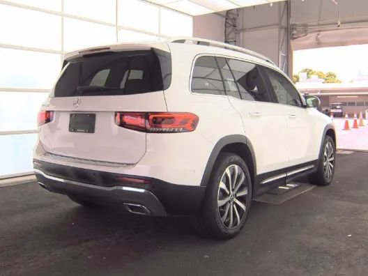 Used 2020 Mercedes-Benz GLB 250 w/ Premium Package image 4