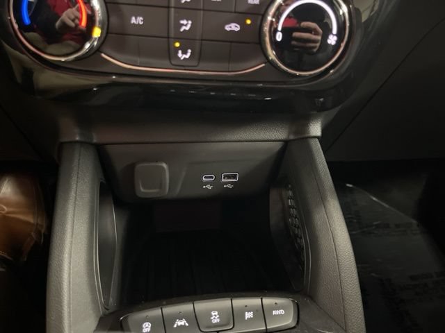 Used 2024 Chevrolet TrailBlazer LT AWD/4WD image 27