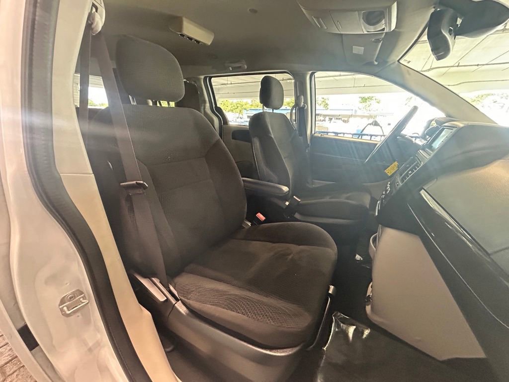 Used 2020 Dodge Grand Caravan SE w/ Rear Park Assist Package image 25