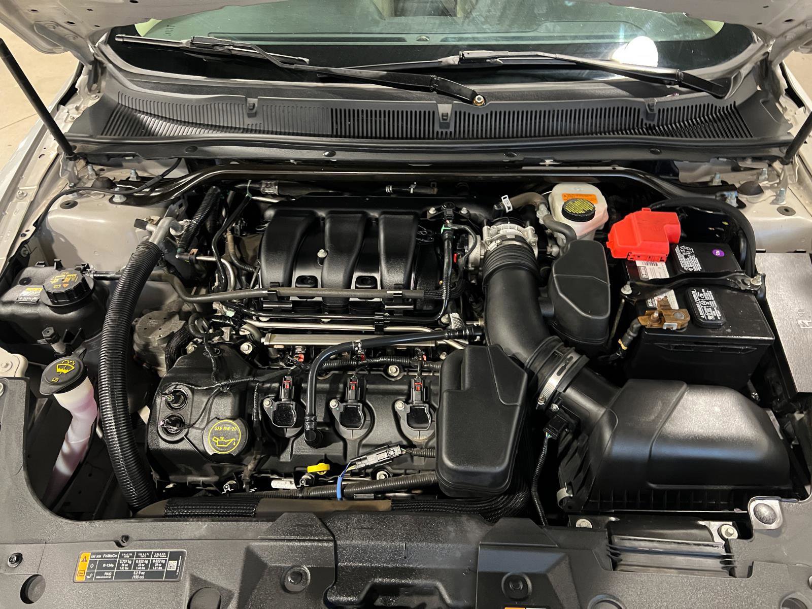 Used 2015 Ford Taurus SE image 41