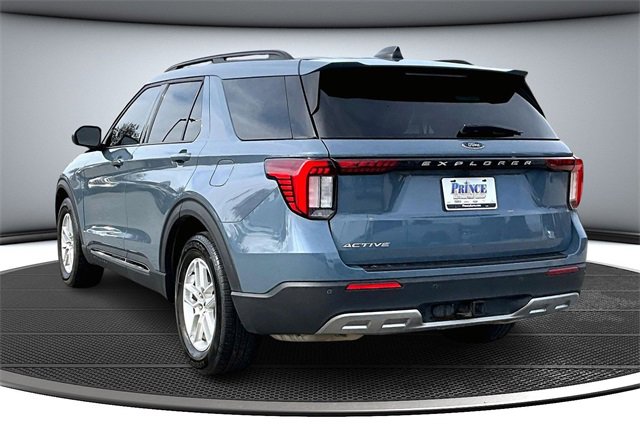 Used 2025 Ford Explorer Active w/ Active Comfort Package image 4