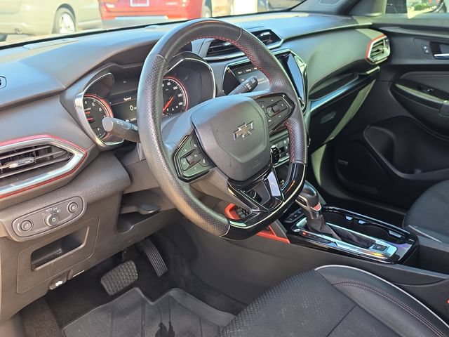 Used 2023 Chevrolet TrailBlazer RS w/ Sun and Liftgate Package FWD image 15