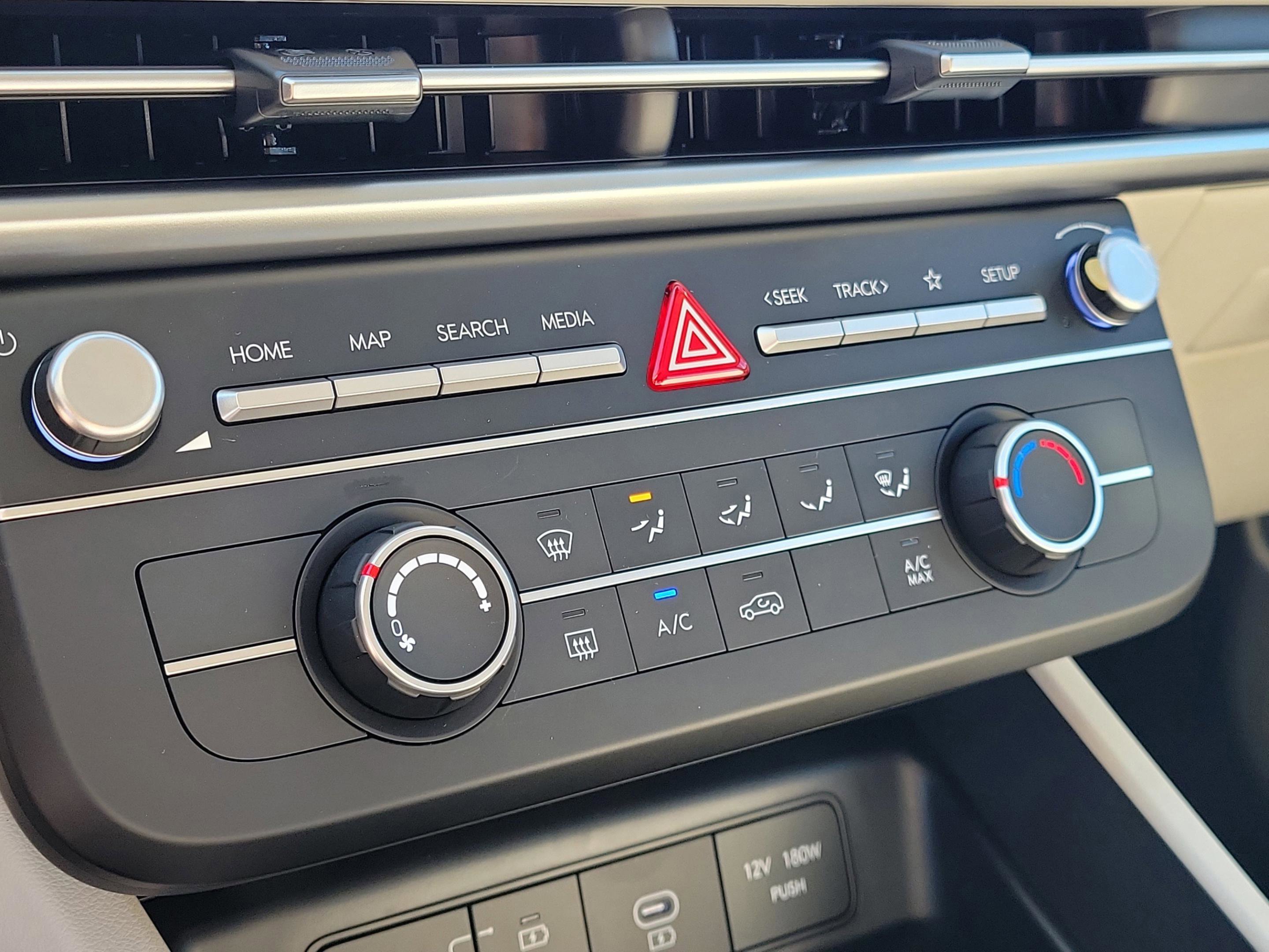 New 2026 Hyundai Tucson SE image 28