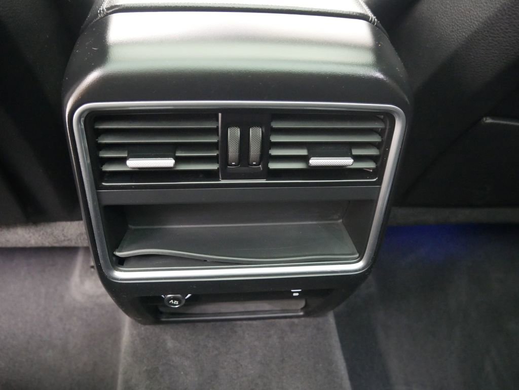 Certified 2023 Porsche Cayenne AWD/4WD image 34