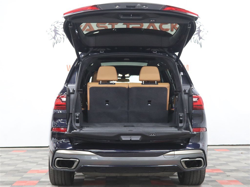 Used 2021 BMW X7 M50i image 6