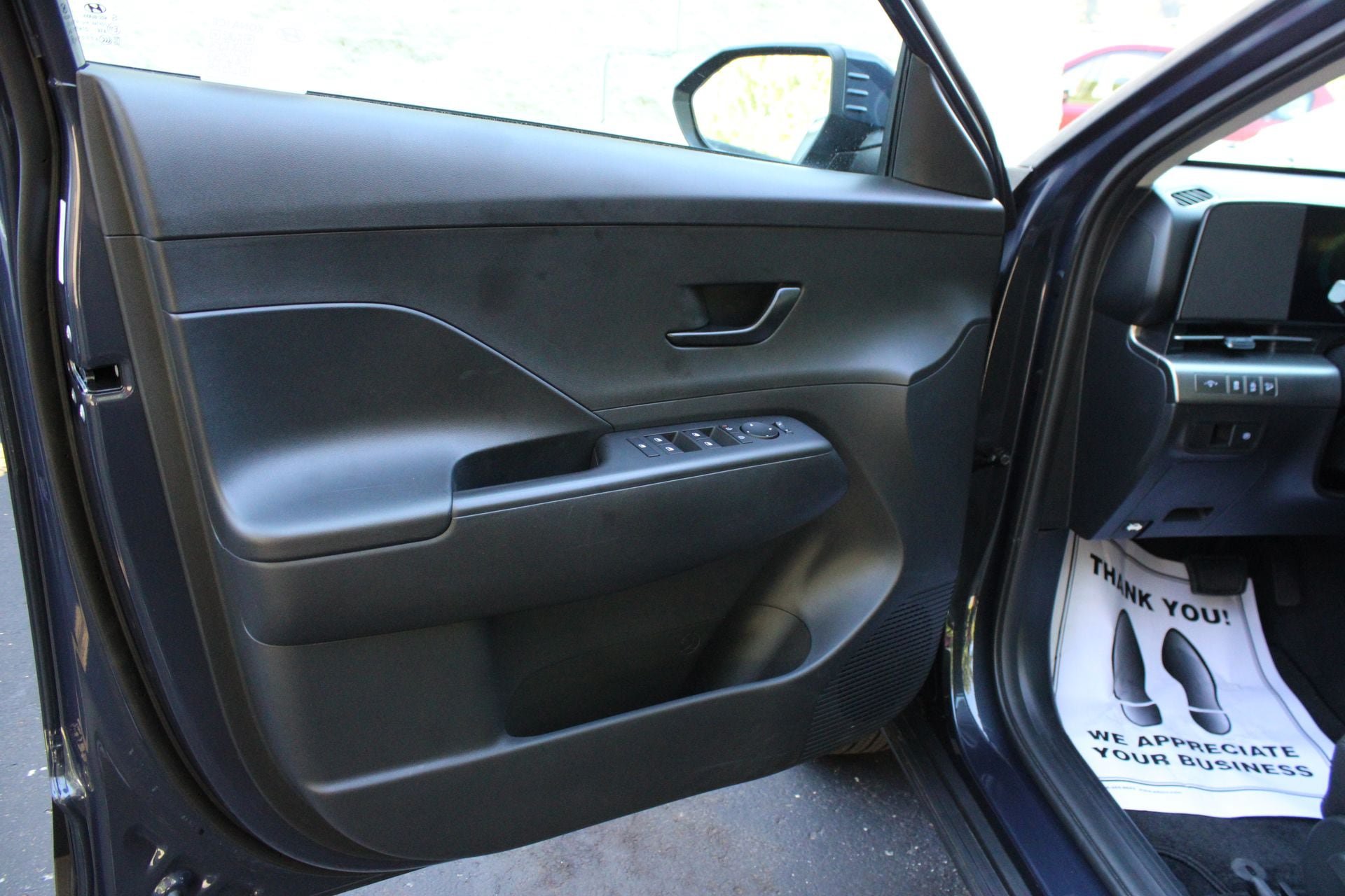 Used 2025 Hyundai Kona SE AWD/4WD image 12