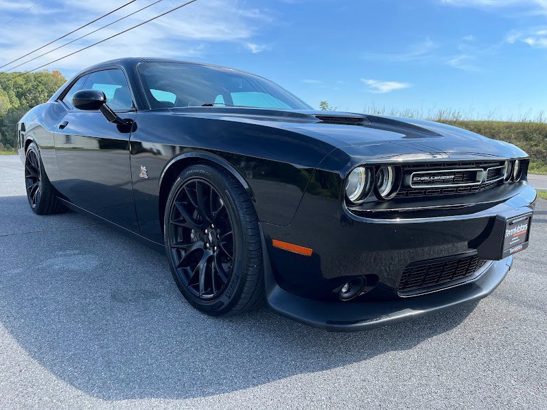 Used 2017 Dodge Challenger R/T Scat Pack w/ Dynamics Package image 36