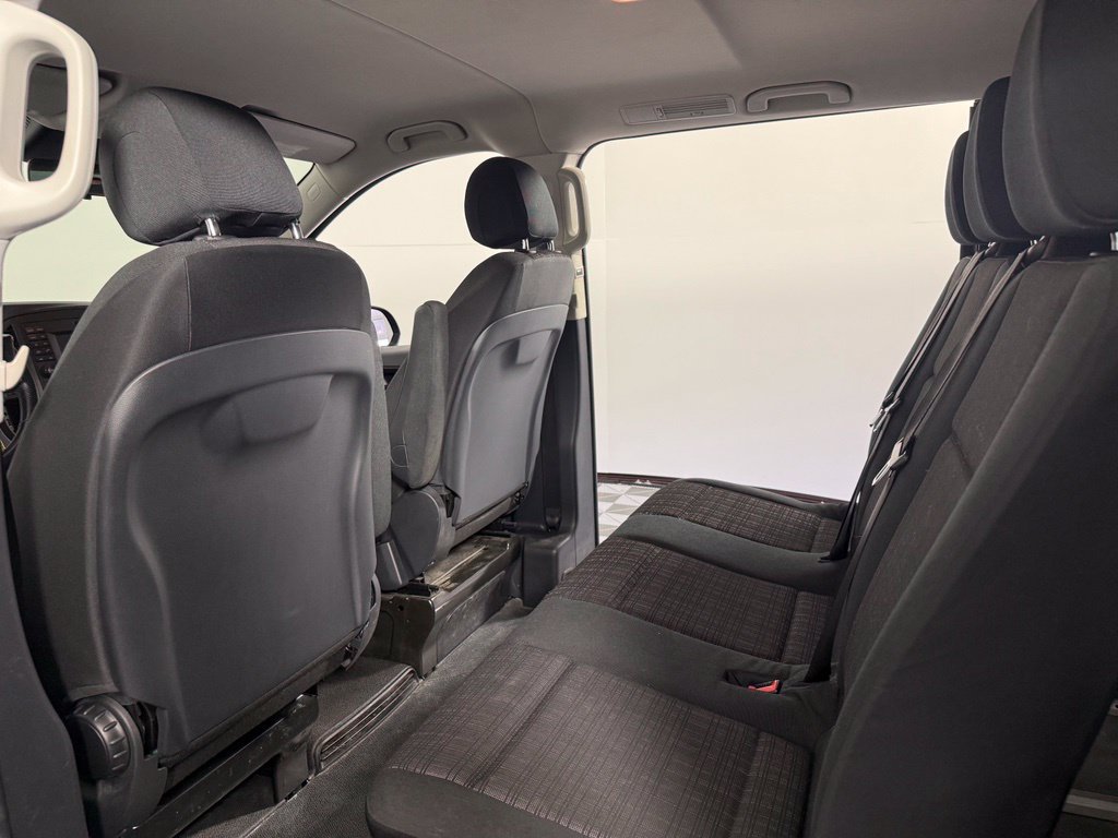 Used 2018 Mercedes-Benz Metris Passenger image 32