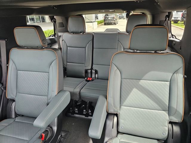 Used 2025 GMC Yukon AT4 w/ AT4 Premium Package image 16