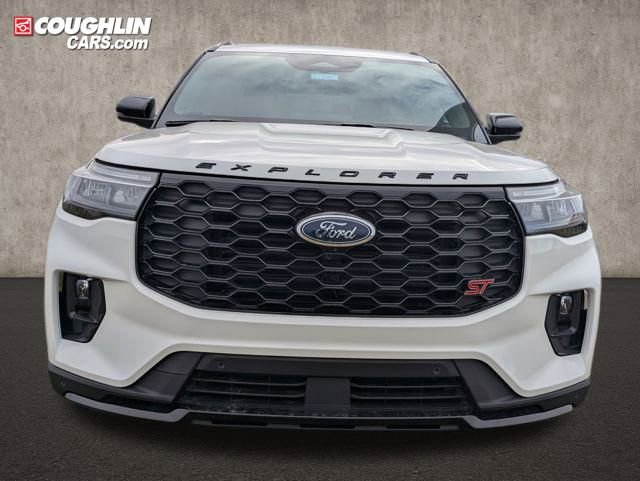 New 2026 Ford Explorer Active w/ Active Comfort Package image 2