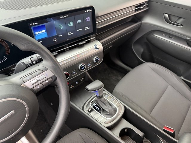 Used 2024 Hyundai Kona SE image 21