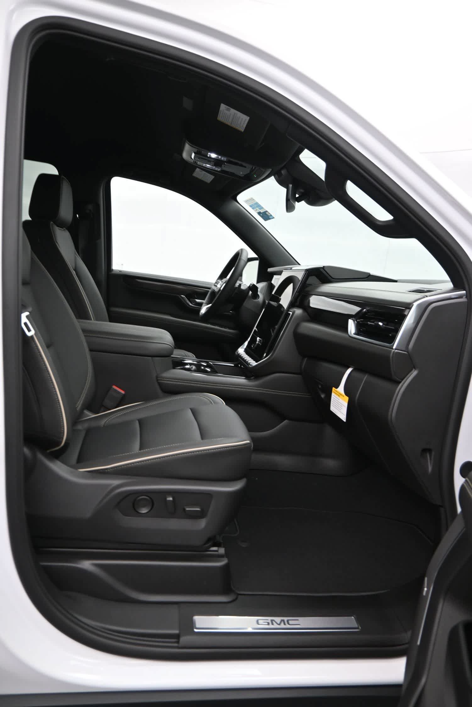 New 2026 GMC Yukon XL Elevation w/ LPO, Elevation Black Package AWD/4WD image 11