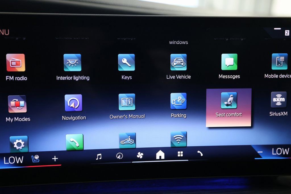 Used 2023 BMW i7 xDrive60 image 36