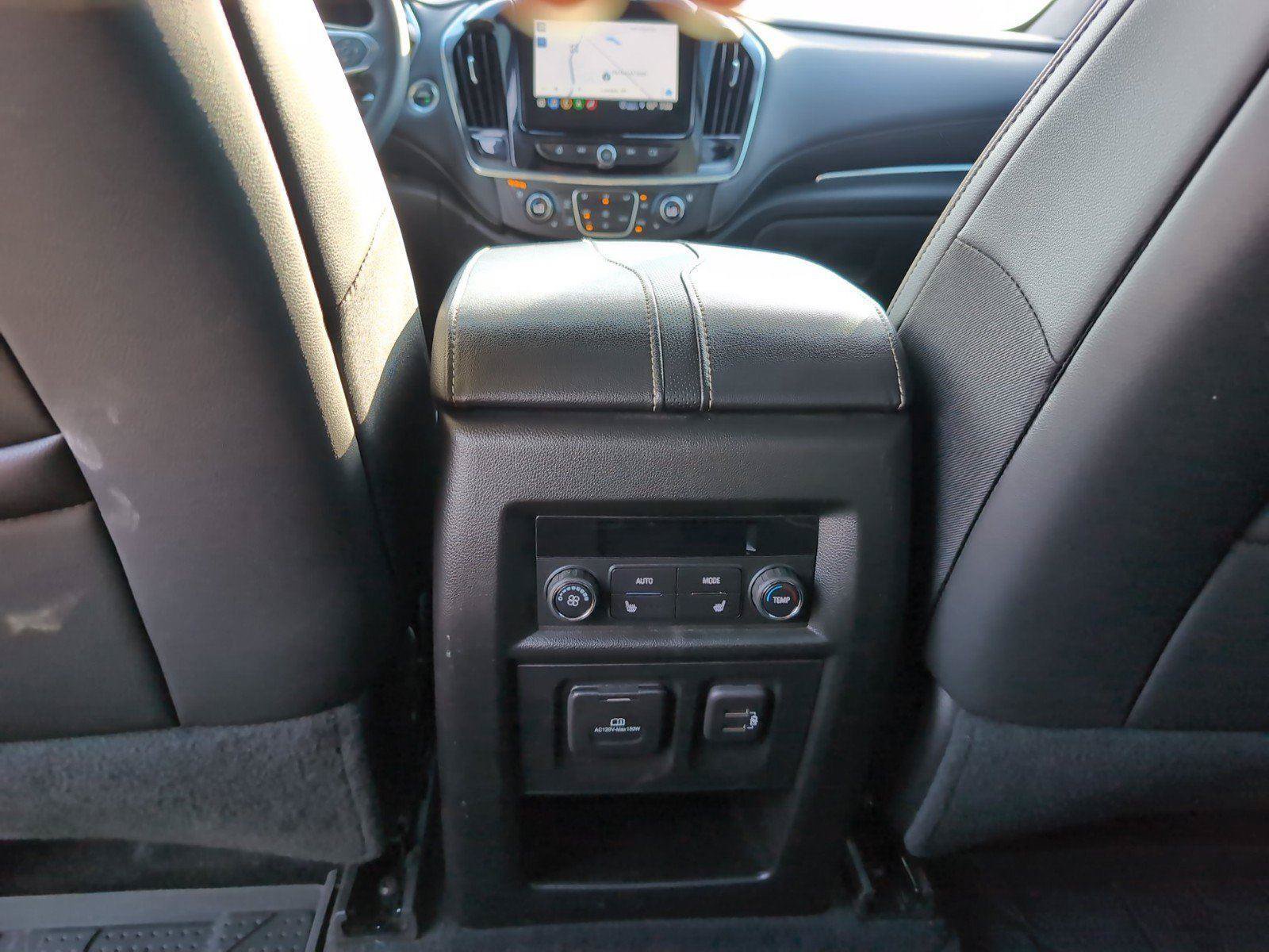 Used 2023 Chevrolet Traverse Premier FWD image 31