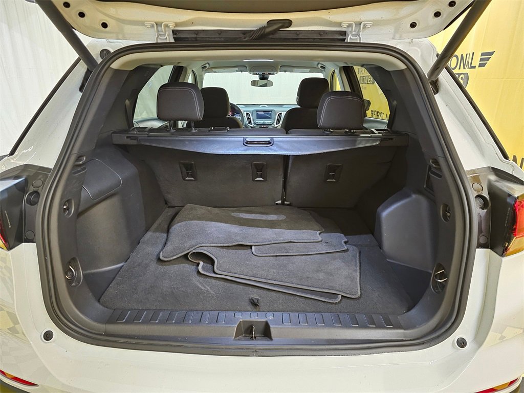 Used 2023 Chevrolet Equinox LT w/ Driver Convenience Package image 17