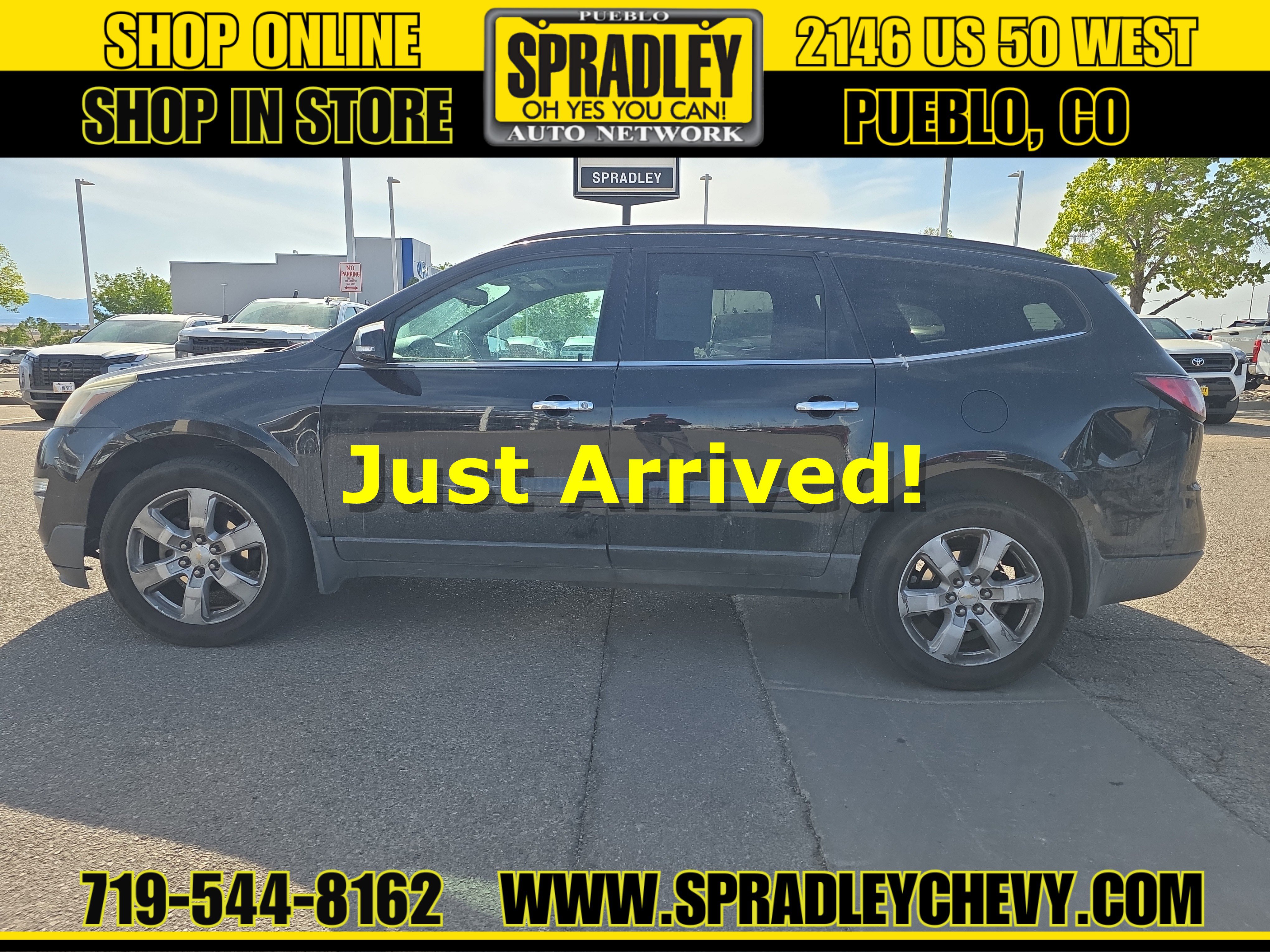Used 2017 Chevrolet Traverse LT w/ Style and Technology Package FWD image 1