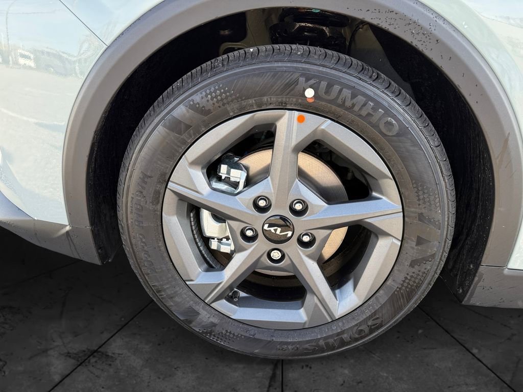 New 2025 Kia K4 LXS image 14