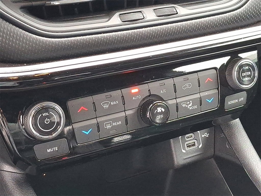 Used 2023 Jeep Compass Altitude w/ Convenience Group image 16