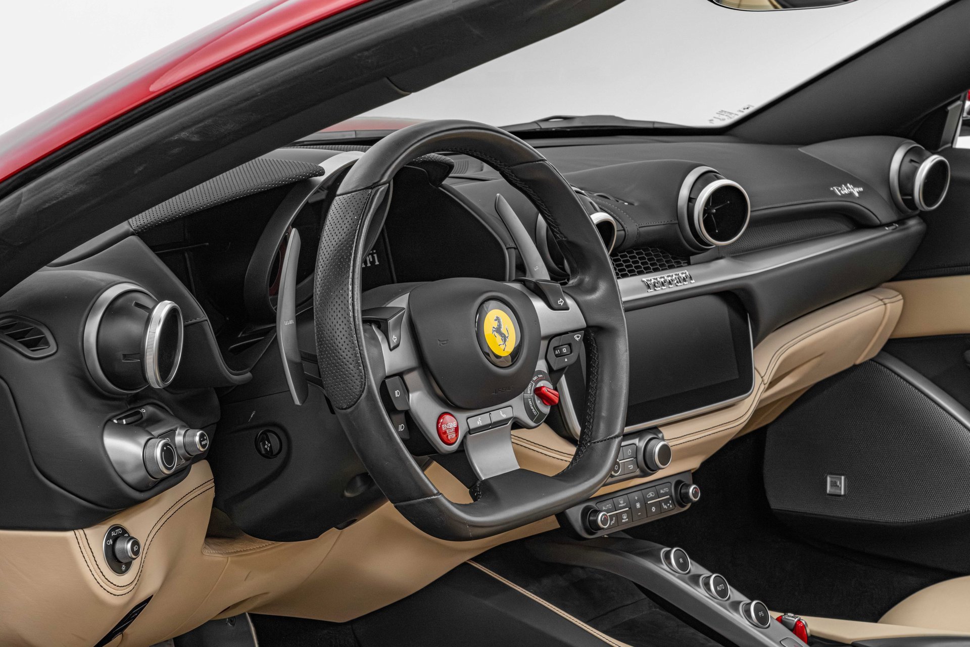 Certified 2020 Ferrari Portofino image 4