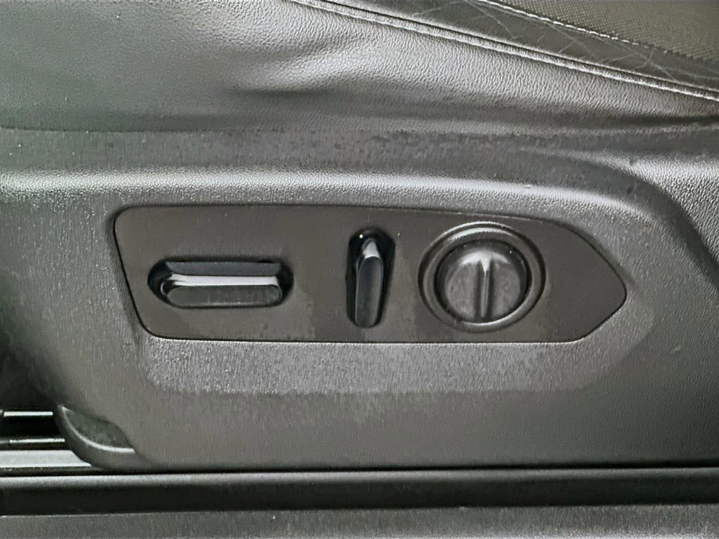 Used 2020 Chevrolet Silverado 2500 LTZ w/ LTZ Plus Package image 22