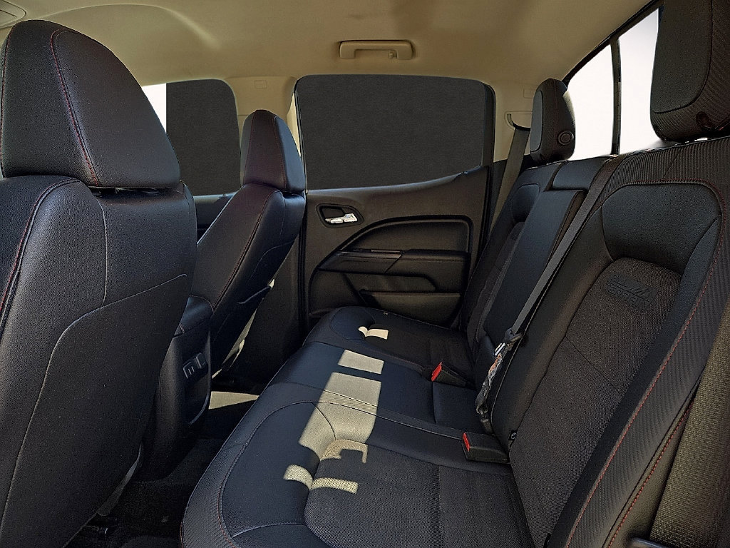 Used 2017 GMC Canyon SLE w/ All Terrain Package AWD/4WD image 8