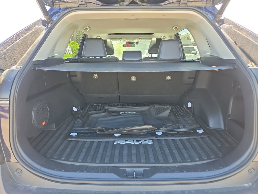Used 2020 Toyota RAV4 XLE Premium AWD/4WD image 19