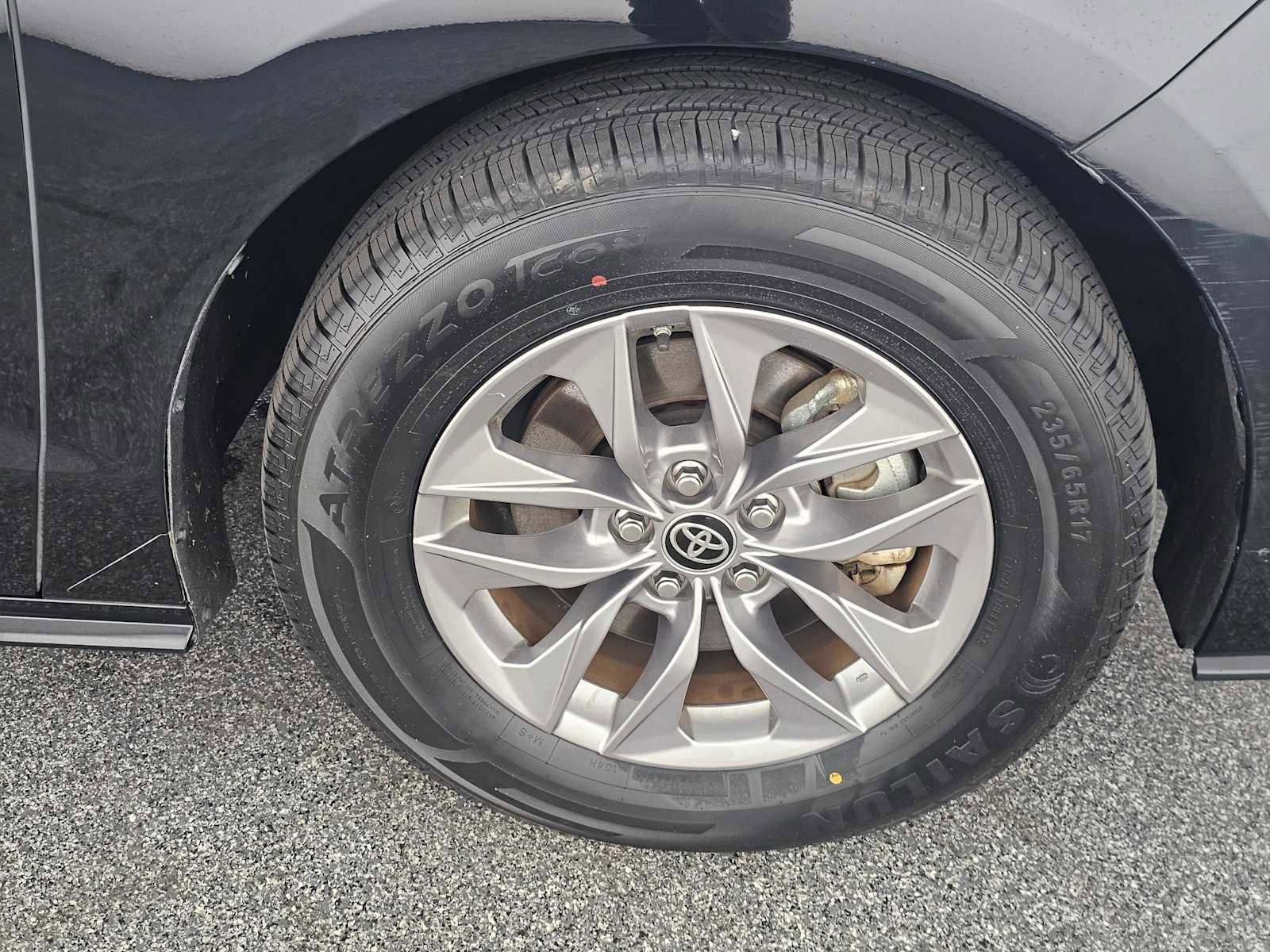 Used 2024 Toyota Sienna LE image 9