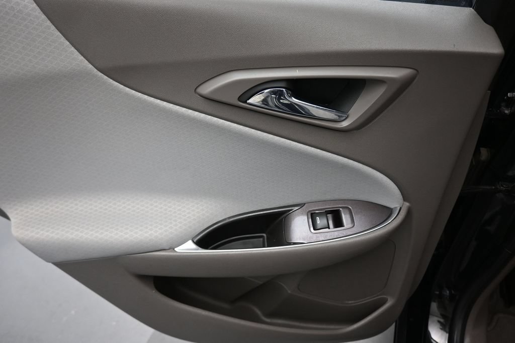 Used 2017 Chevrolet Malibu LT FWD image 29