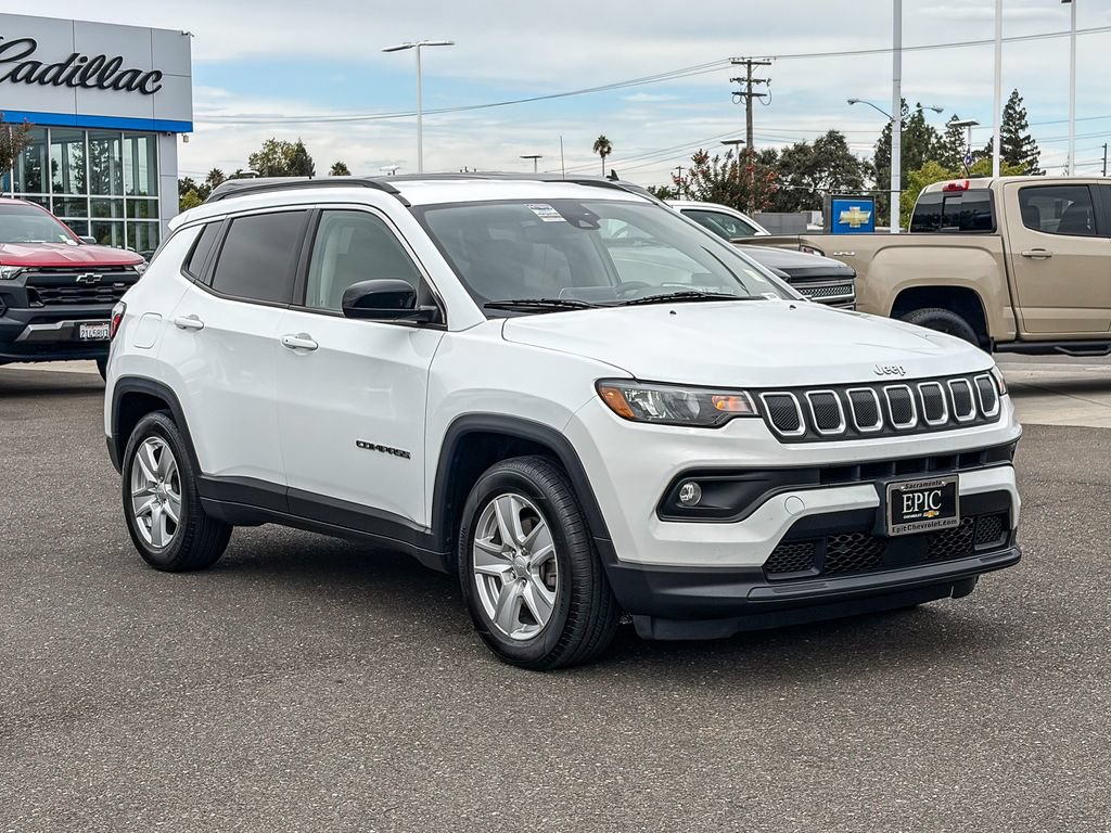Used 2022 Jeep Compass Latitude FWD image 5