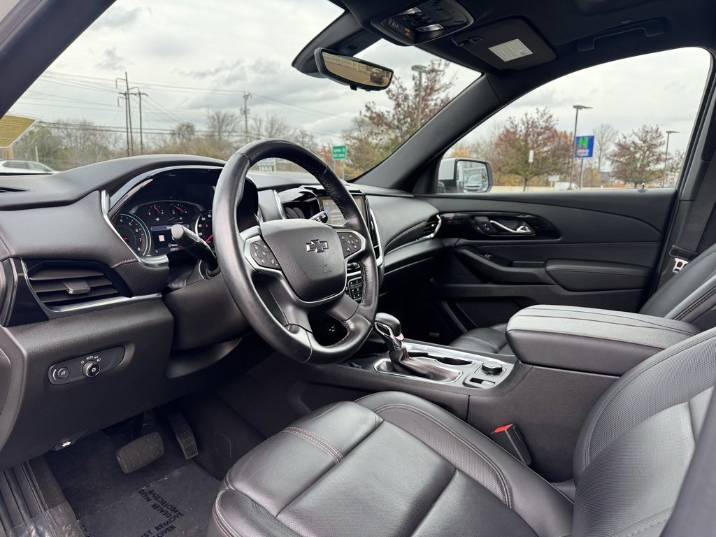 Used 2023 Chevrolet Traverse RS image 15