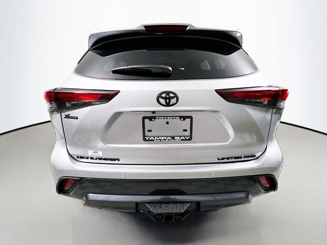 New 2025 Toyota Highlander Limited image 4