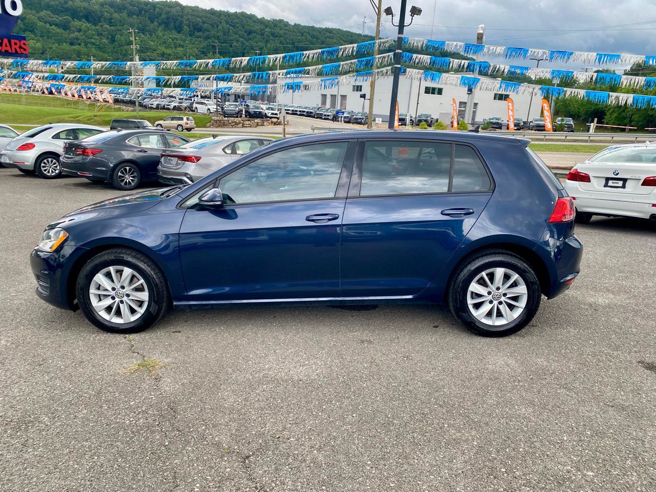 Used 2016 Volkswagen Golf S FWD image 4