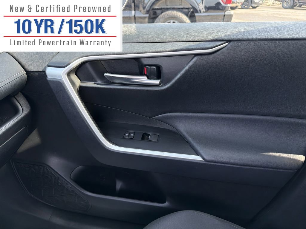Used 2025 Toyota RAV4 XLE image 24