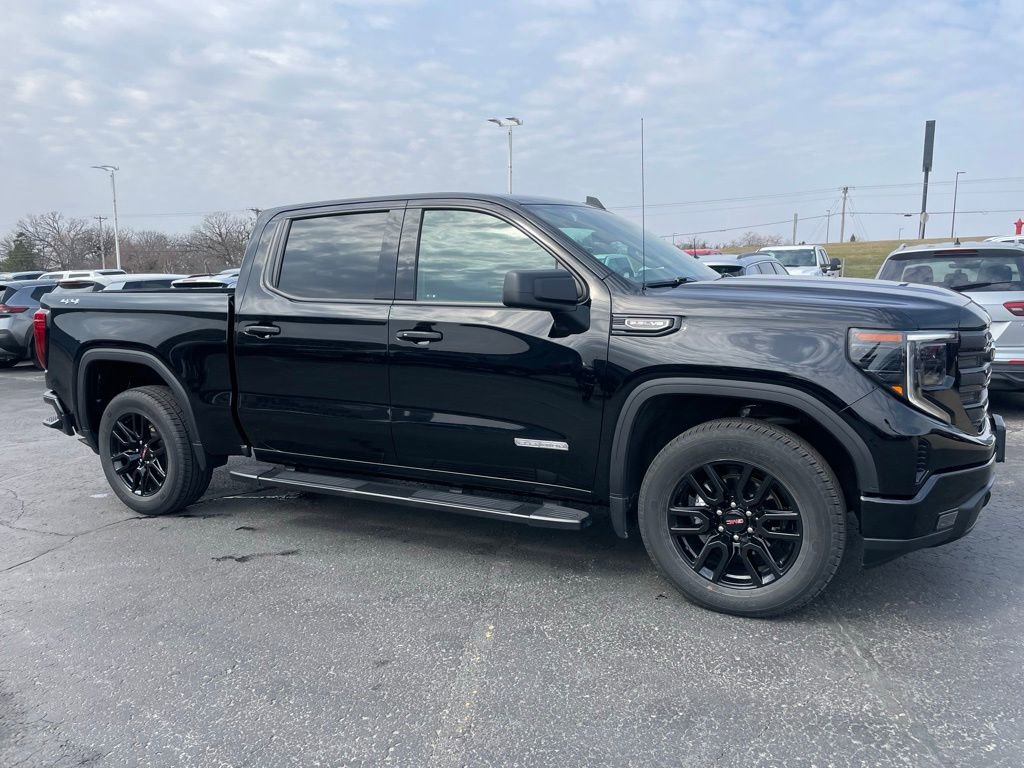 Used 2022 GMC Sierra 1500 Elevation image 2