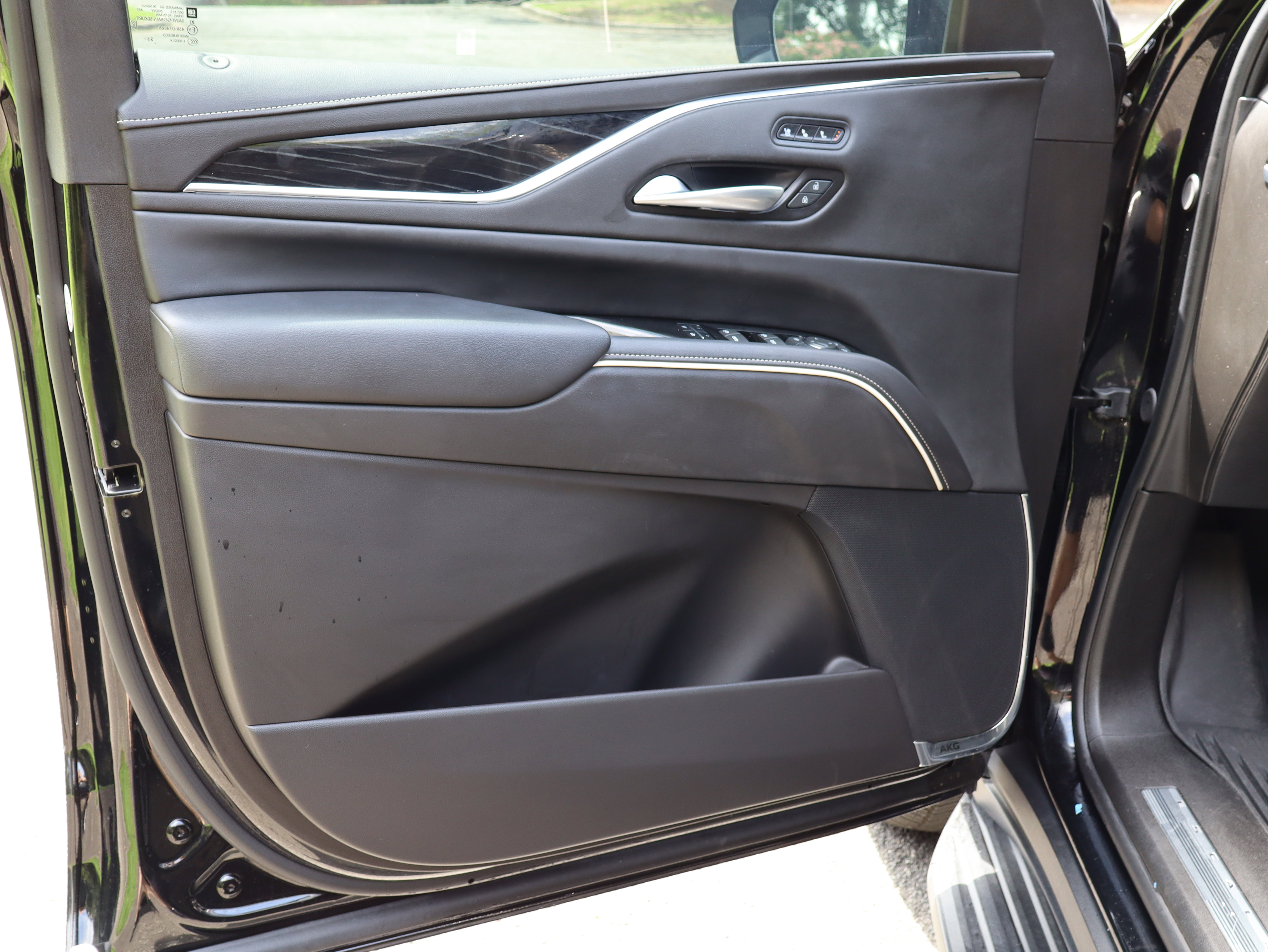 Used 2024 Cadillac Escalade ESV Sport AWD/4WD image 18
