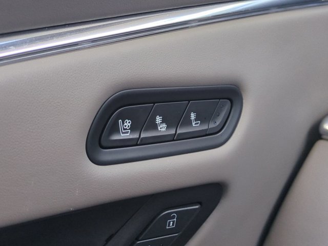 Used 2024 Cadillac Escalade Premium Luxury Platinum AWD/4WD image 23