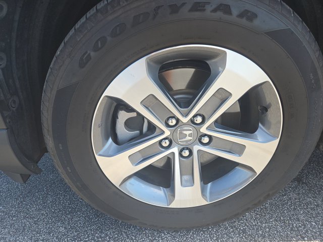 Used 2025 Honda Pilot EX-L image 10