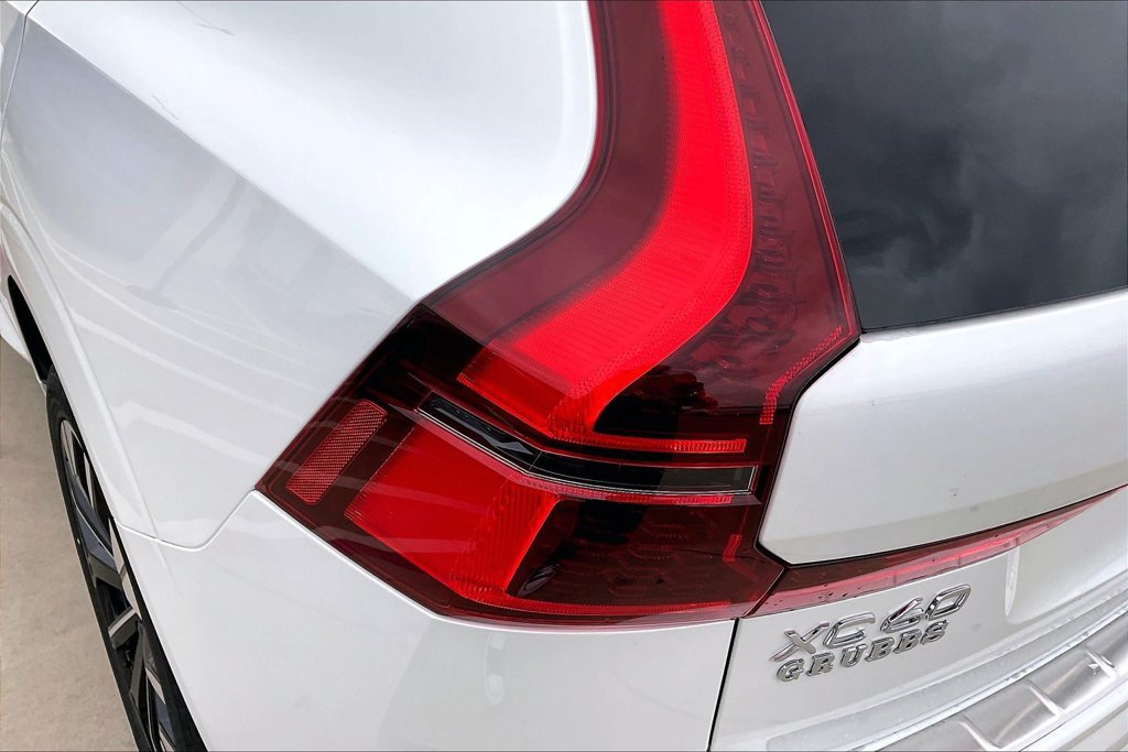 New 2026 Volvo XC60 B5 Plus w/ Protection Package Premier AWD/4WD image 38