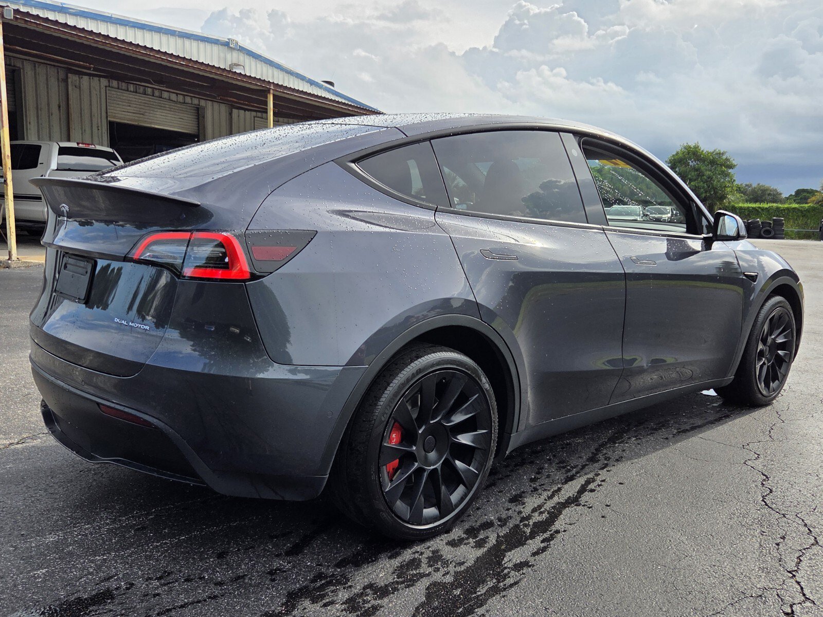 Used 2022 Tesla Model Y Long Range AWD/4WD image 5