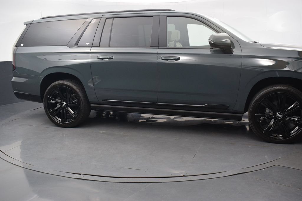 Certified 2026 Cadillac Escalade ESV Sport w/ Touring Package AWD/4WD image 7