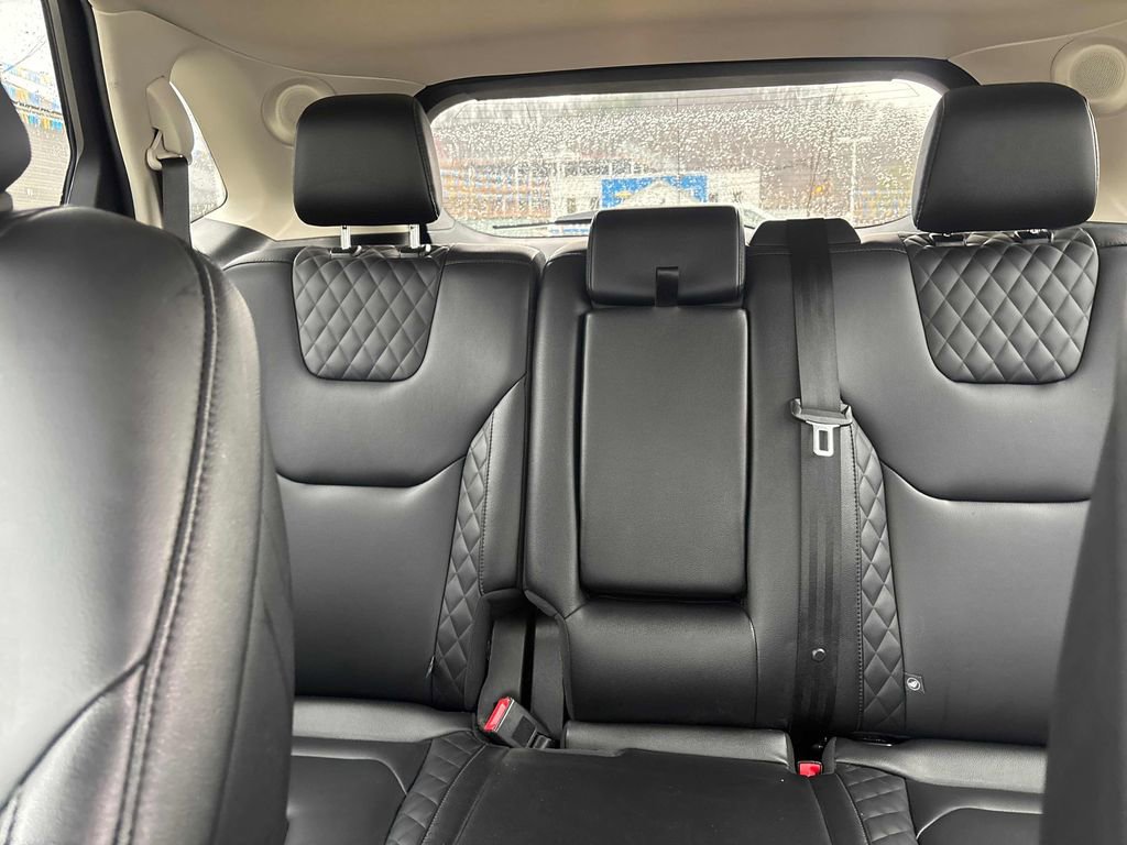 Used 2024 Ford Edge Titanium image 20