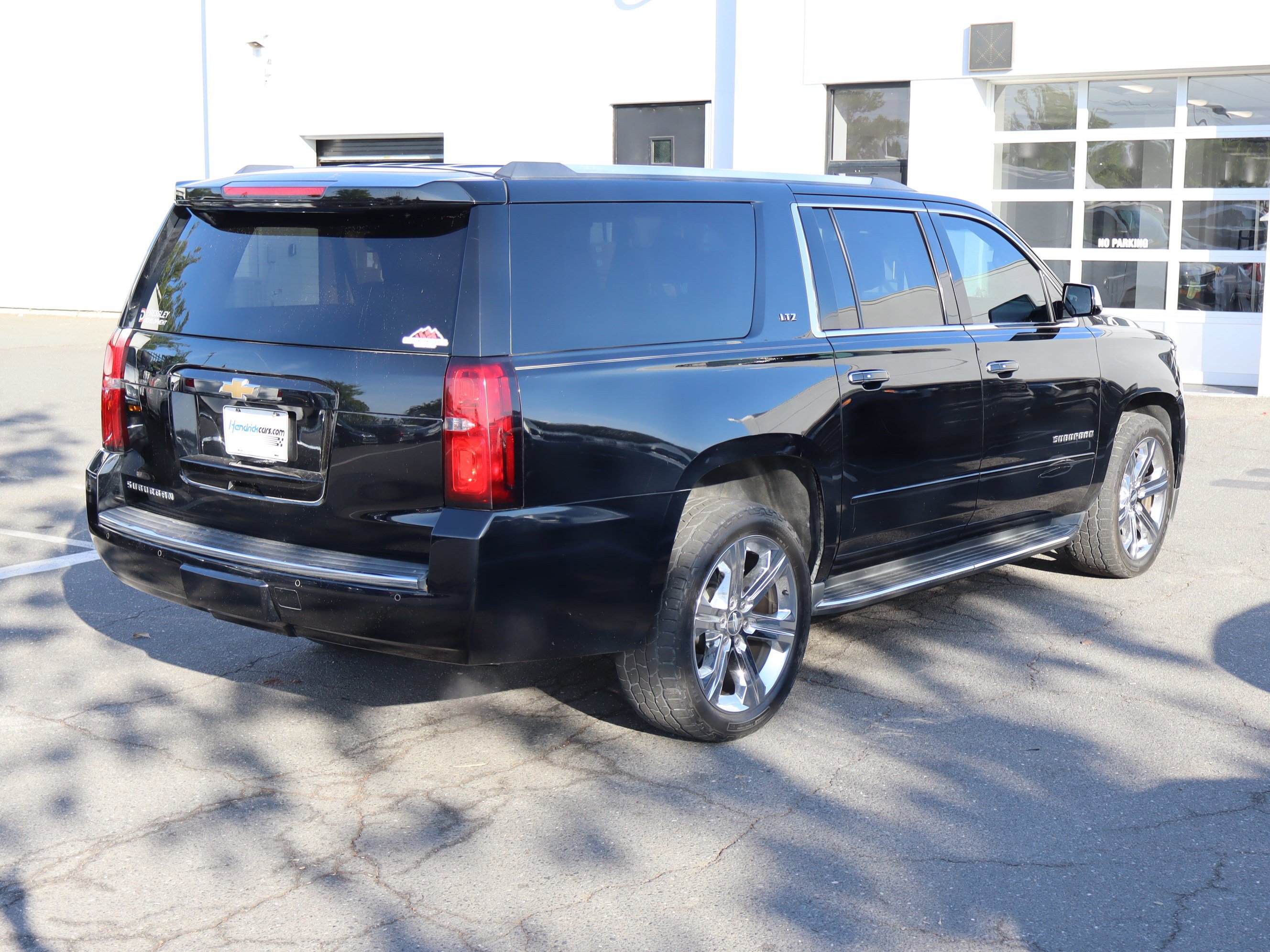 Used 2016 Chevrolet Suburban LTZ RWD image 10