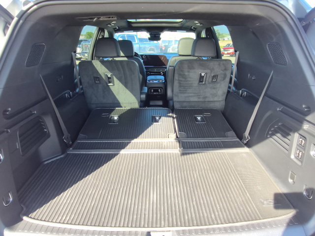 Used 2024 Chevrolet Traverse RS AWD/4WD image 14