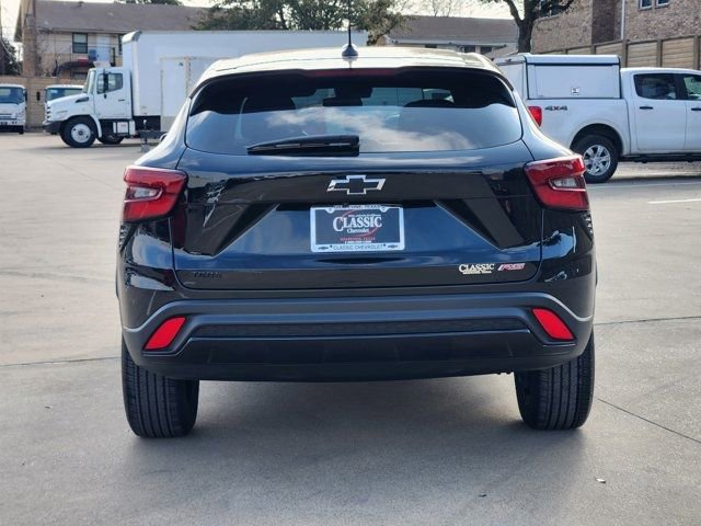 Used 2024 Chevrolet Trax RS image 12